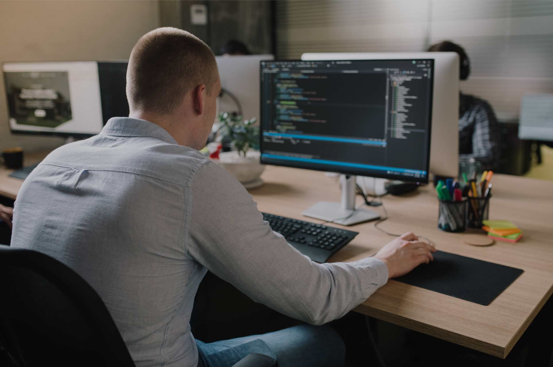 Developer working with Thinfinity VirtualUI
